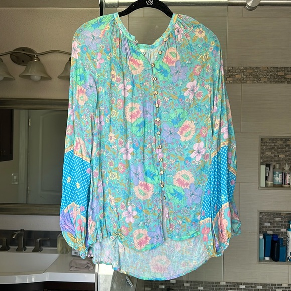 Spell hibiscus blouse - Picture 2 of 7